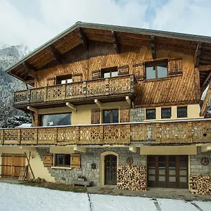 https://chalet-aigle-royal.hotels-rhonealpes.com